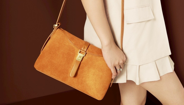 10 OOTD Liburan ke Banda Neira Pakai Verre Bag dari Jims Honey